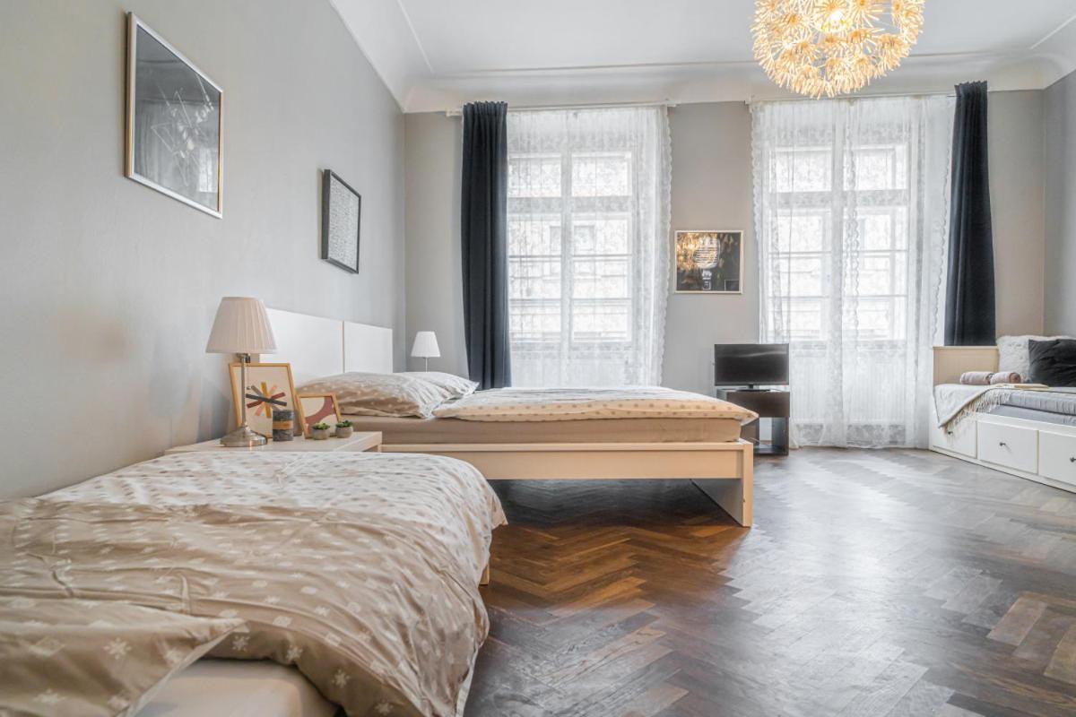 Bright Studio Close To Charles Bridge And Prague Castle Praga Exterior foto